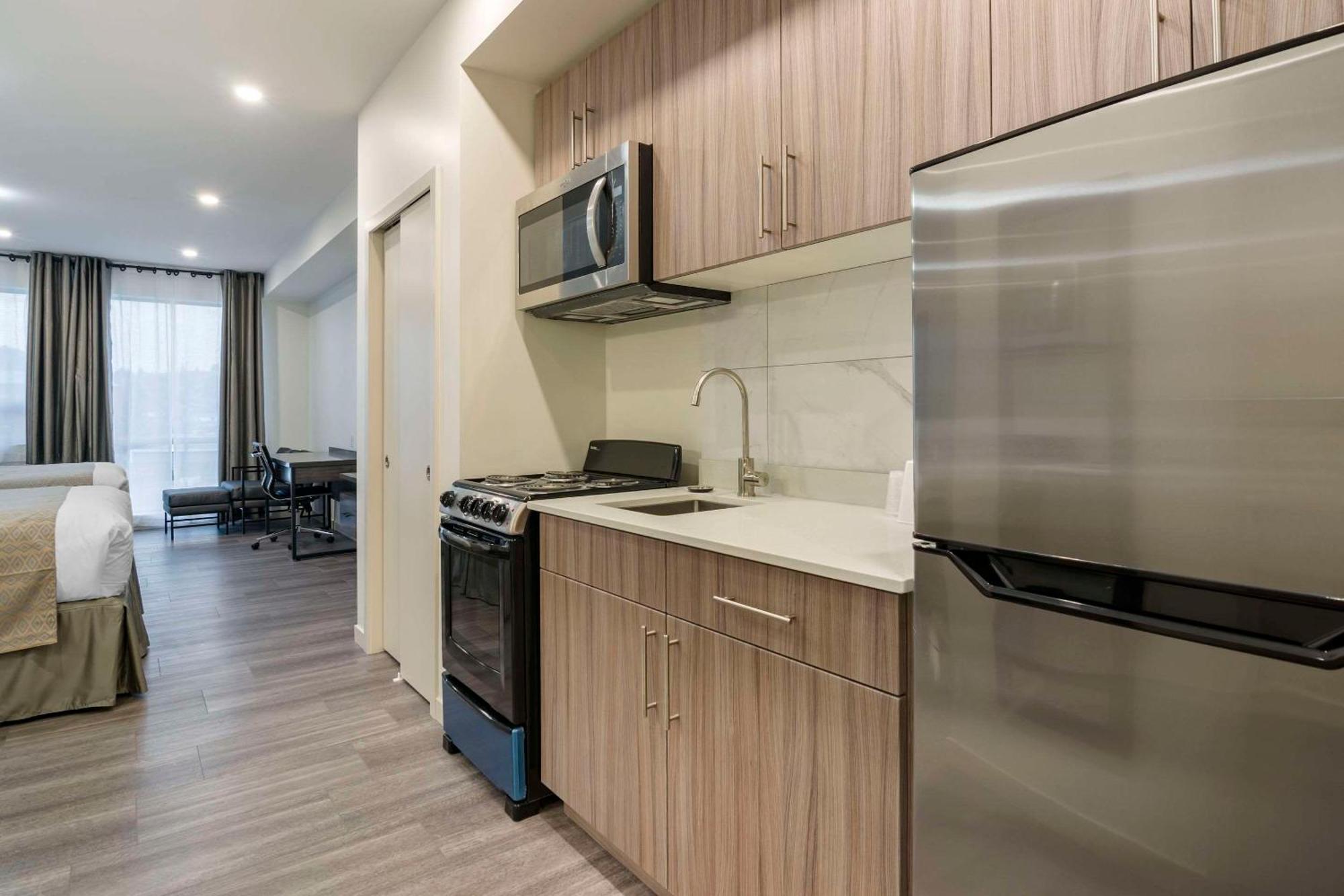 The Hue Hotel, Ascend Hotel Collection Kamloops Exterior foto